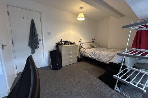 6-bed house on Albert Grove, Nottingham, £3,380/mo