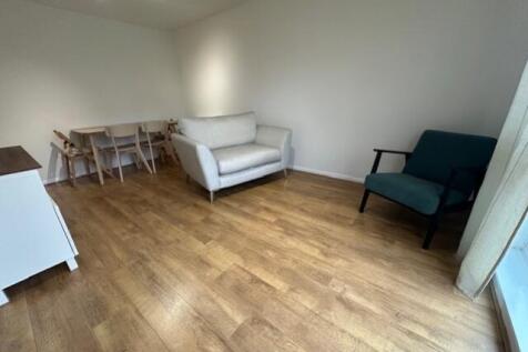 Lounge 8