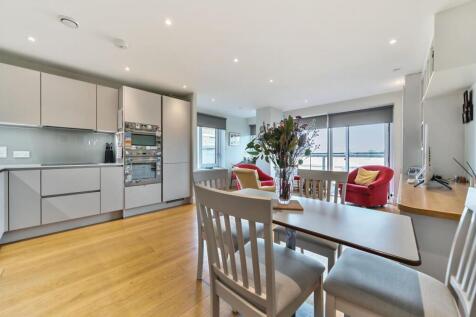 London, N20 - property photo