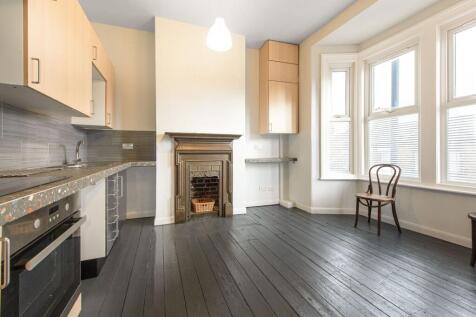 London, W10 - property photo