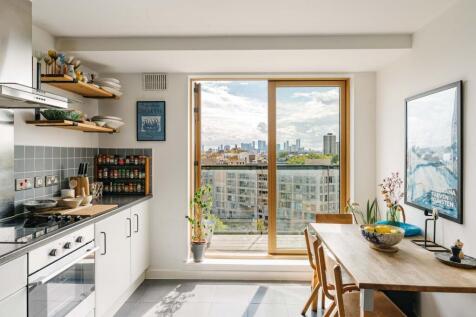 Biggs Square E9
