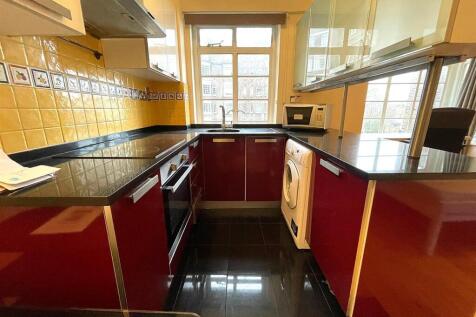 Kitchen 2.jpeg