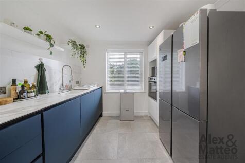 Tideway Court