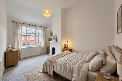 Lock Road, Altrincham photo 4