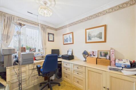 CAM02136G0-PR0494-STILL015