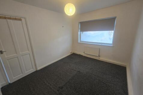Elthorne Court, Feltham, Hounslow photo 4
