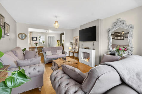 Living Room (2)