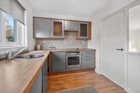 8_3 hamilton court_09.jpg