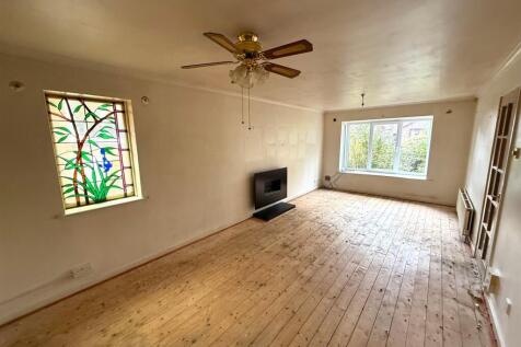LIIVING ROOM / DINER