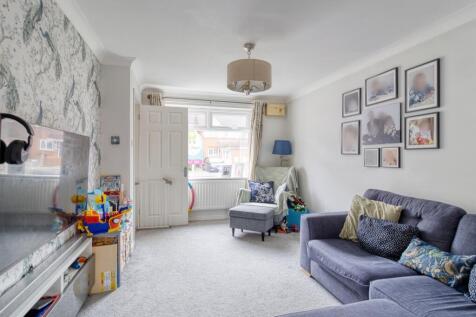 Lounge - EweMove Swindon South