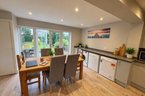 Ingleborough Avenue, Tang Hall photo 3
