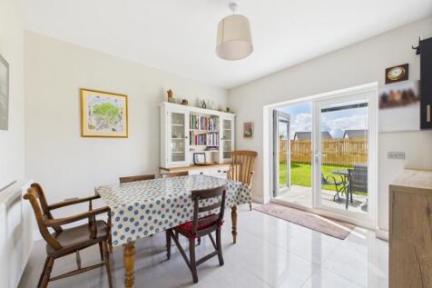 CAM03481G0-PR0111-STILL015