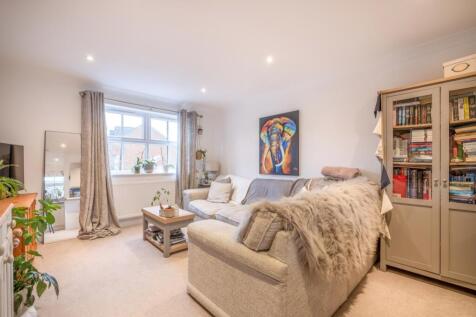 9-Riverdale-Drive...