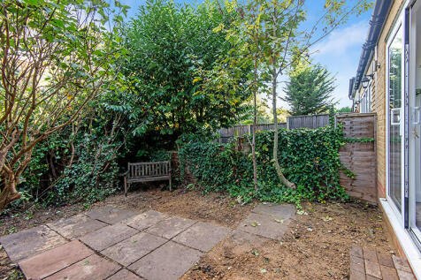 St Crispin's Close, Hampstead NW3 photo 3