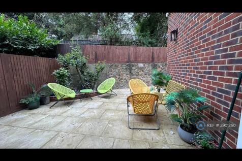 Back Garden Area To Enjoy And Relax