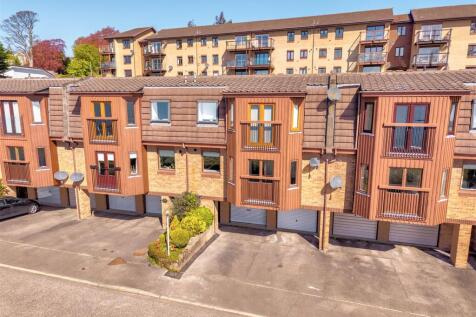 8 Ogilvy Court BF-19.jpg
