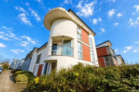 4 Bedroom Town House For Rent