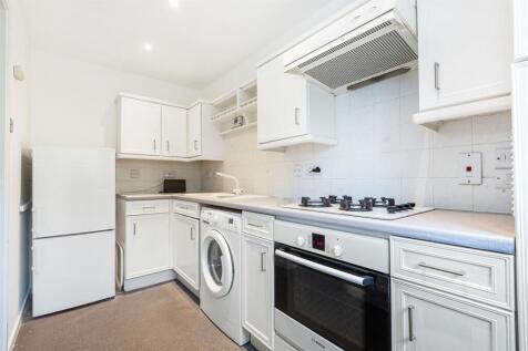 Dovecote Gardens, Mortlake SW14 photo 4