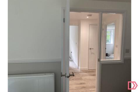 Spacious light newly decorated flat, with new door