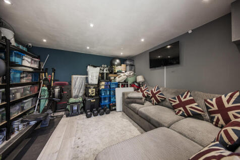 Studio Home Offic...