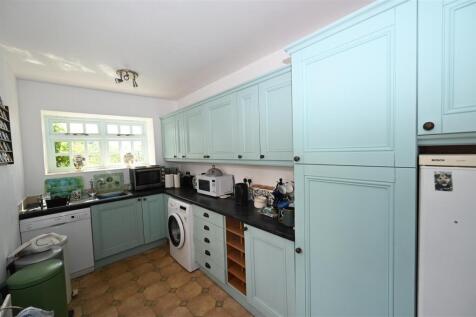 KITCHEN &amp; DINING ROOM (VIEWS)