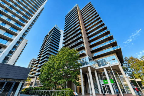Luxury Three-Storey Triplex Apartment | The Edge 