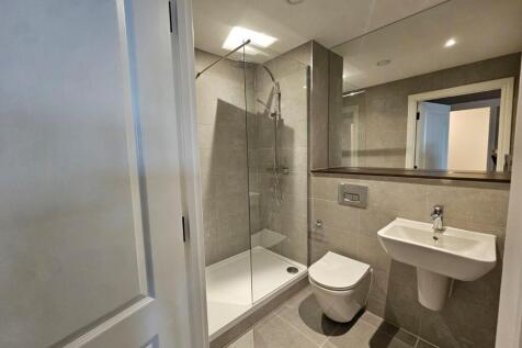 Springwell Gardens, Whitehall Road, Leeds photo 5