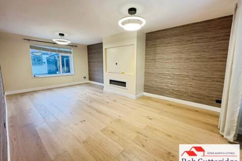 THROUGH LOUNGE / DINER