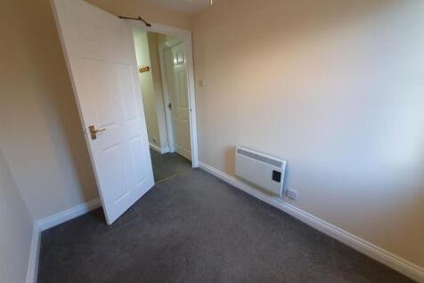 Bedroom 2 to door.jpg