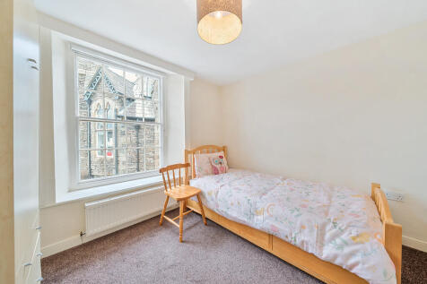 2b Reception Room...