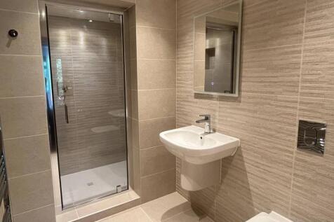 Downstairs Bathroom 1.jpg