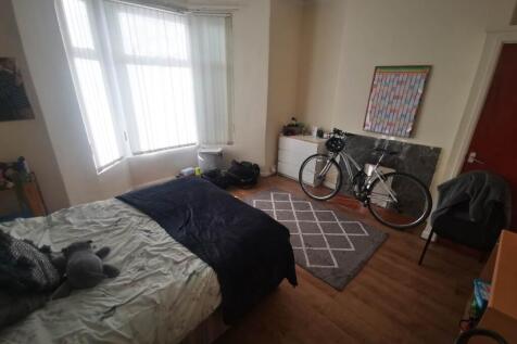 7-bed house on Gordon Road, Roath, , £4,095/mo