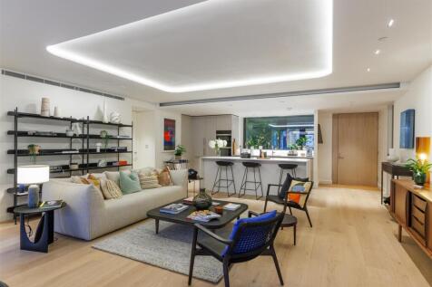 Living Area 1.jpg