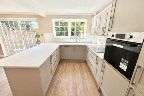 Palmerston Avenue, Christchurch, Dorset, BH23 photo 5