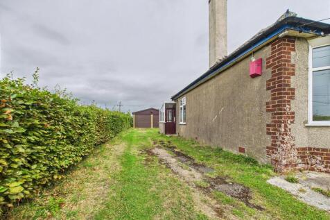 3-bedroom detached bungalow  (33).jpg