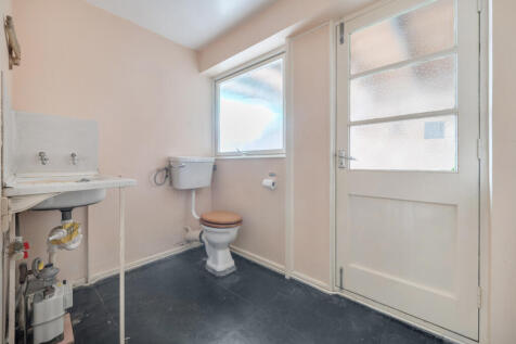 1347864-8-68bdeb0...