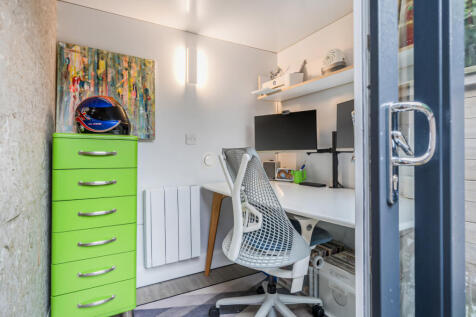 1387259-1-693867a...