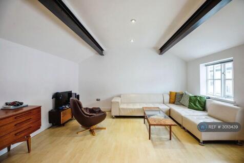1st Floor Living Space