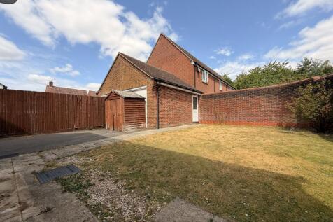 Redworth Drive, Amesbury, Wiltshire photo 3