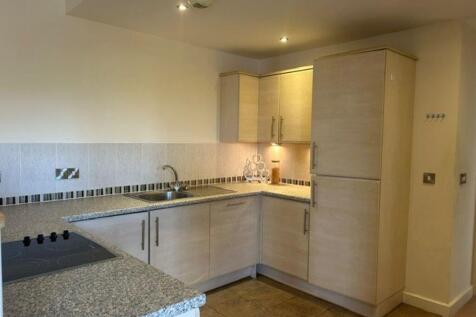 Kitchen Area: