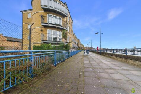 CAM02615G0-PR0151-STILL013