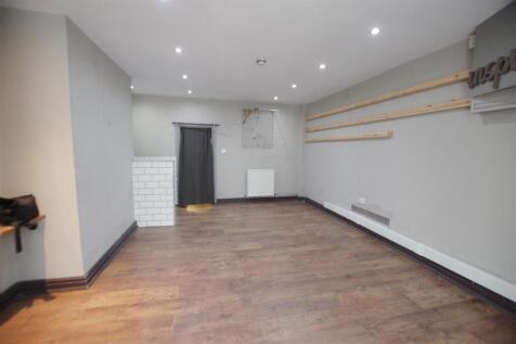 Retail Property (high street) to rent Image 4