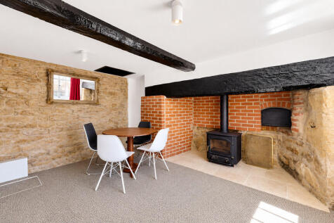 Living Room - Ang...