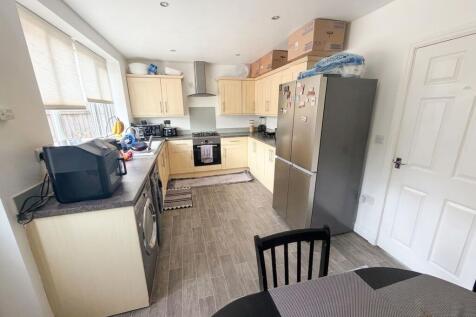 Westbury Grove, Leeds, LS10 photo 3