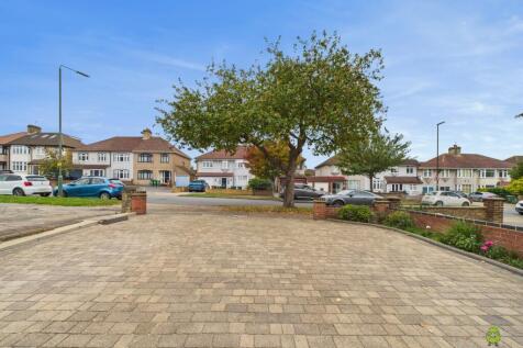 Presented by Nicoleta at EweMove Bexleyheath and D