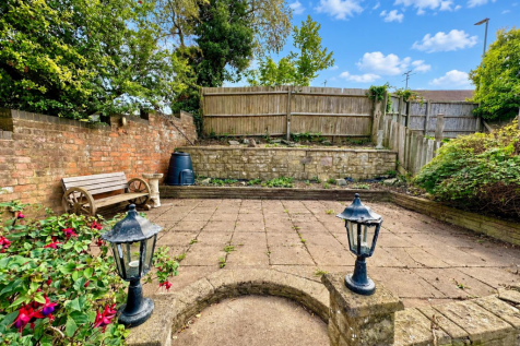 Rear Garden (5/5)