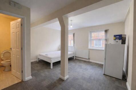 8 Jubilee Road, High Wycombe photo 3