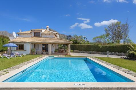 Rustic Villa in walking distance to Port de Pollenca
