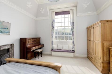6 bed, 4 bath Detached in Edinburgh - Photo 16
