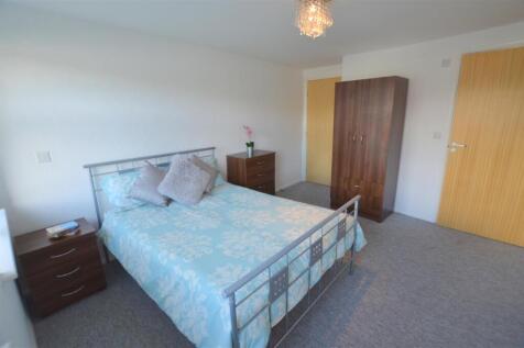 44 Friars Wharf Bedroom 1.jpg